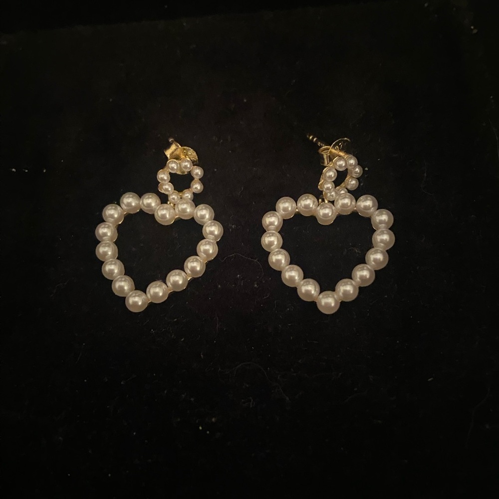 Vintage delicate heart pearl earrings